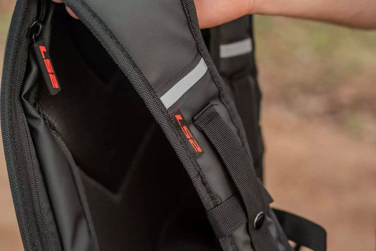 MOCHILA RÍGIDA 44LTS