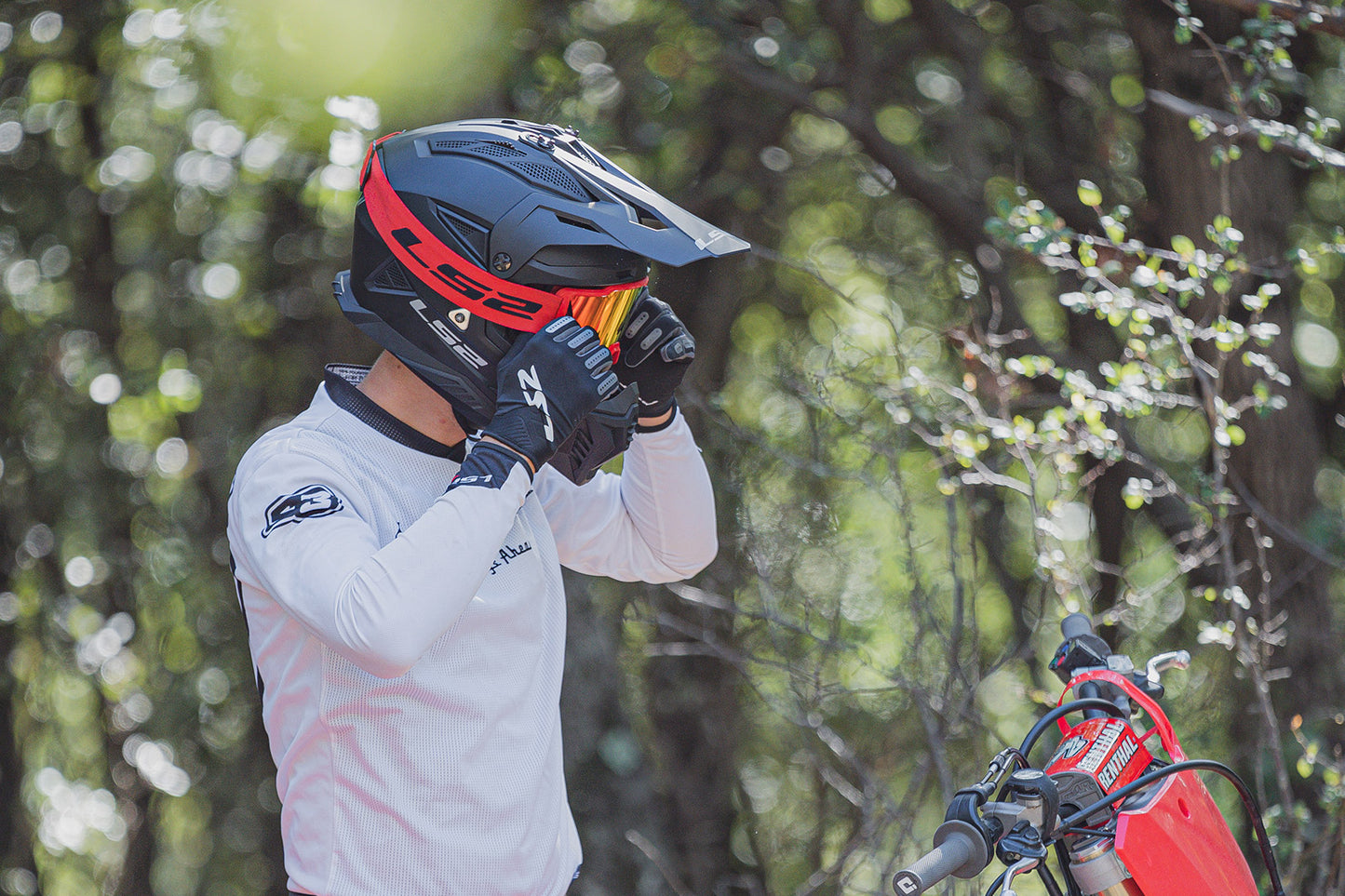 ANTIPARRAS LS2 CHARGER